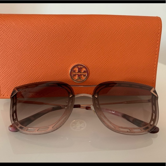 Tory Burch Accessories - Tory Burch Sunglasses in gold pink